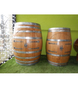 Comparaison bar avec une tonne de 450l et une barrique bordelaise de 225l en chêne