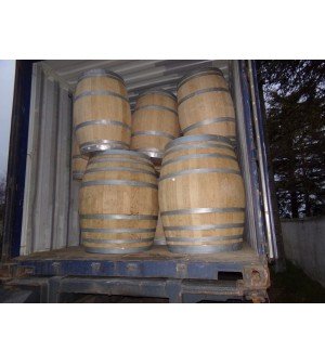 Barriques à vins blanc et rouge vendues au Japon